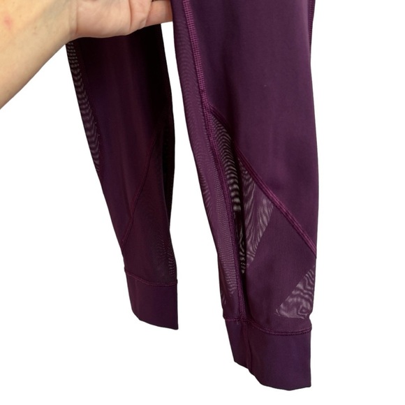 Lululemon Hot Like Agni Pant, Darkest Magenta, Size 2 - Picture 9 of 13